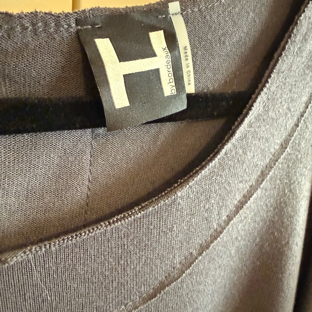 H by Bordeaux Gray Women's Top - Picture 2 of 3